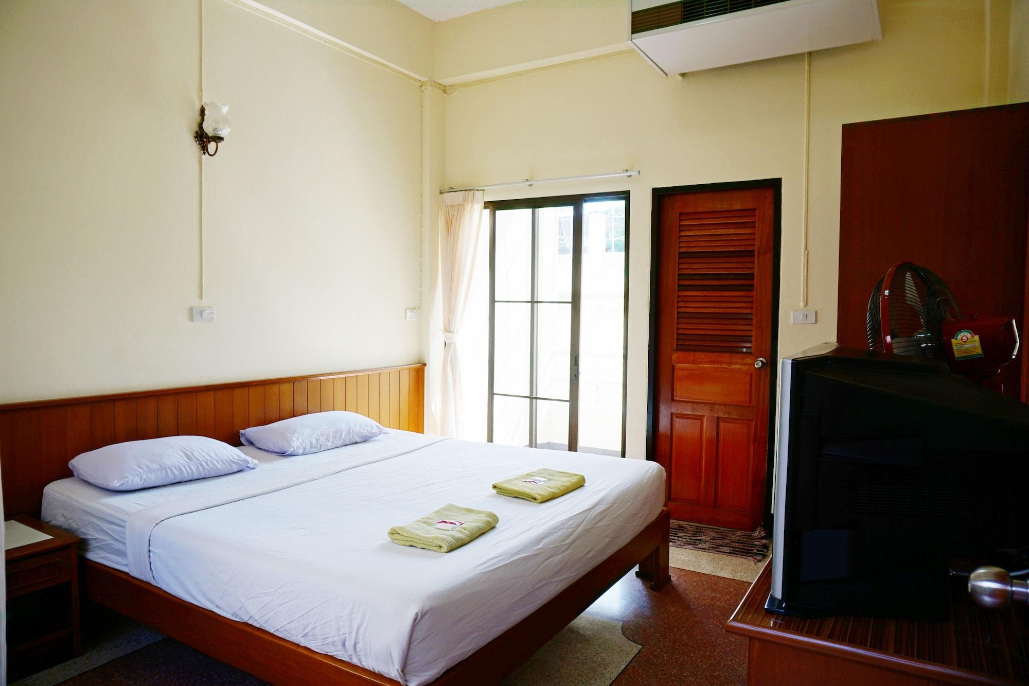 Safe House Court Hotel Chiang Mai Exterior photo