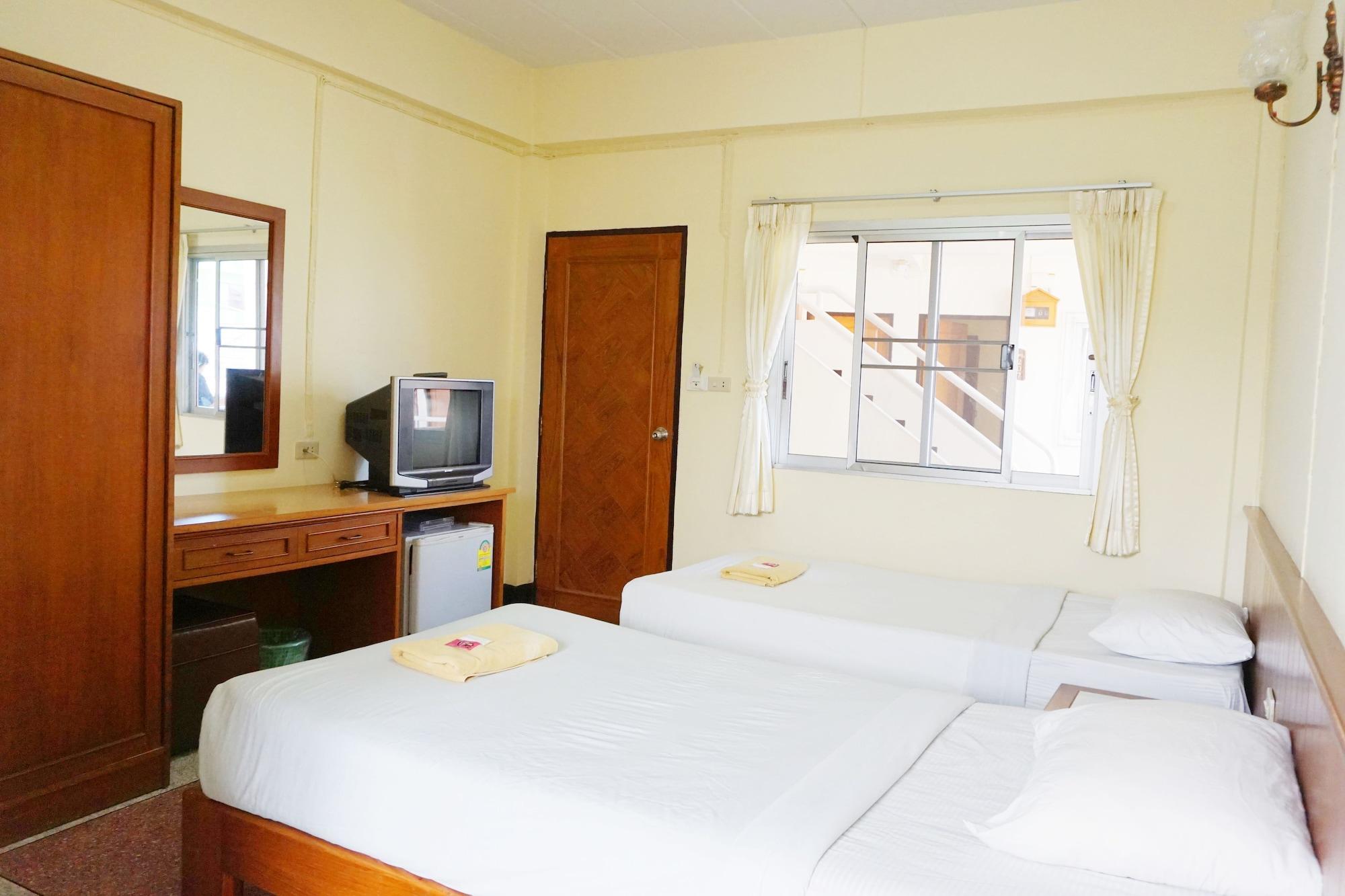 Safe House Court Hotel Chiang Mai Exterior photo