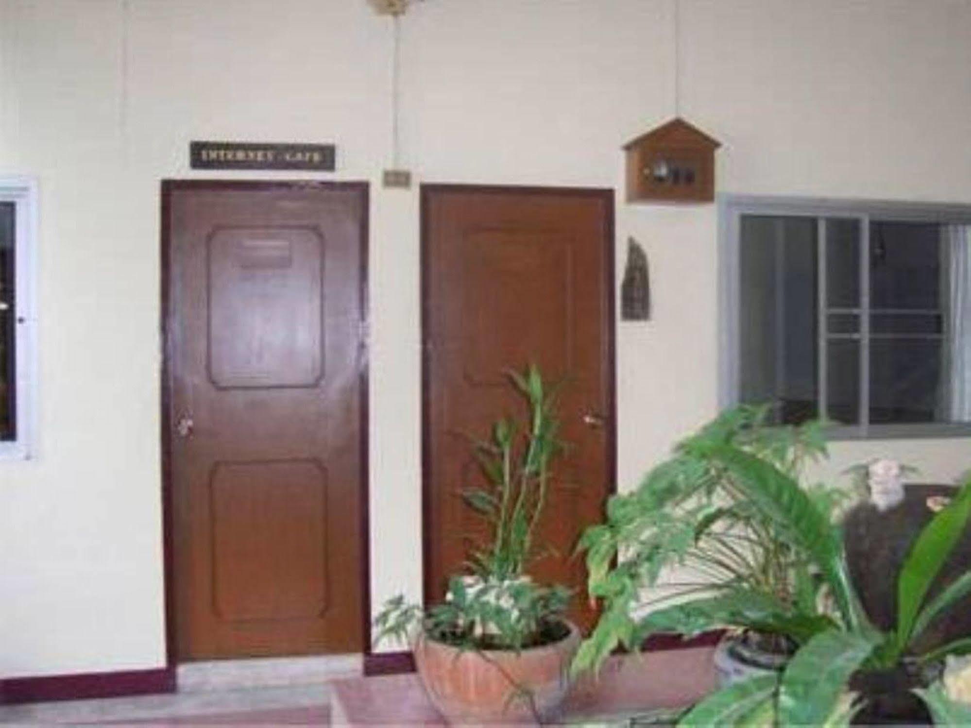 Safe House Court Hotel Chiang Mai Exterior photo